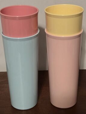 Tupperware Vintage 16 oz Tumblers